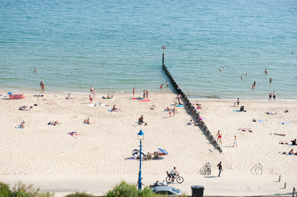 %_tempFileNamebournemouth-beach-18%