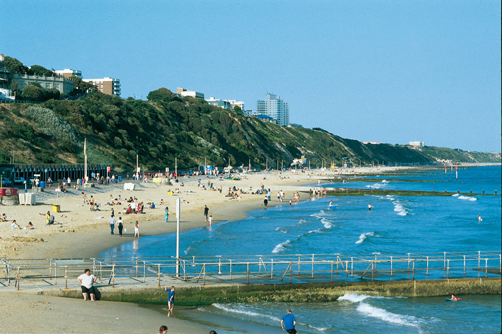 %_tempFileNamebournemouth-beach-23%