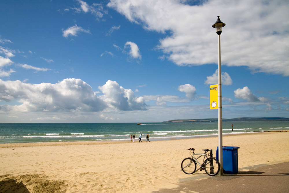 %_tempFileNamebournemouth-beach-26%