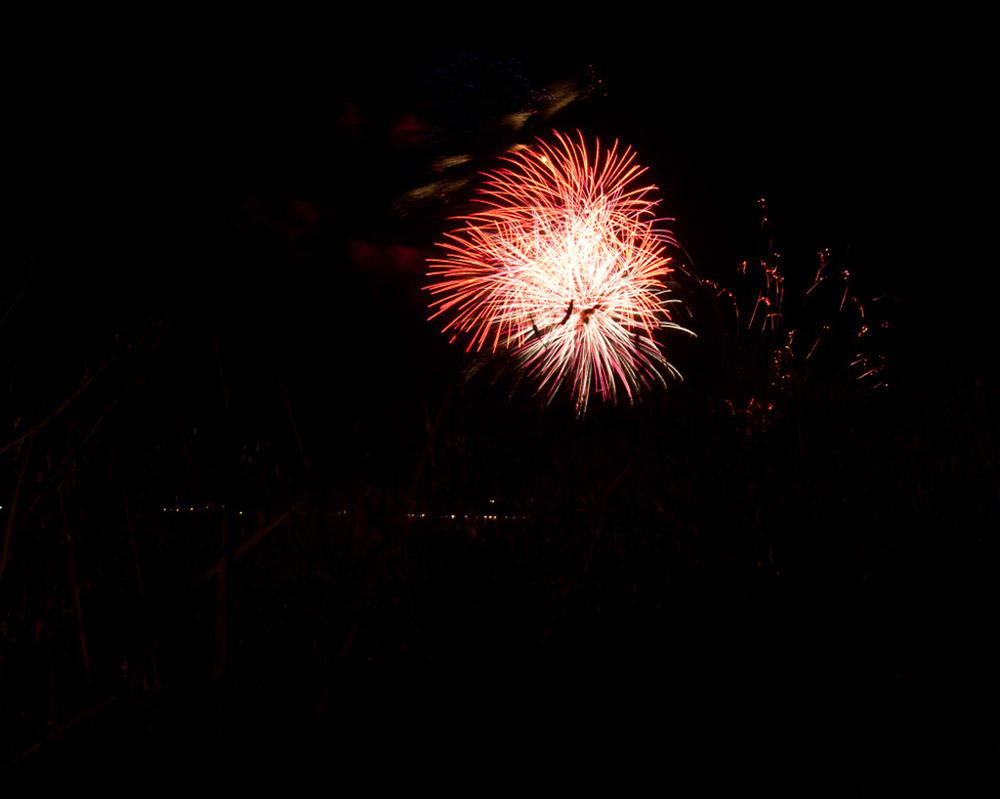 %_tempFileNamebournemouth-firework-03%