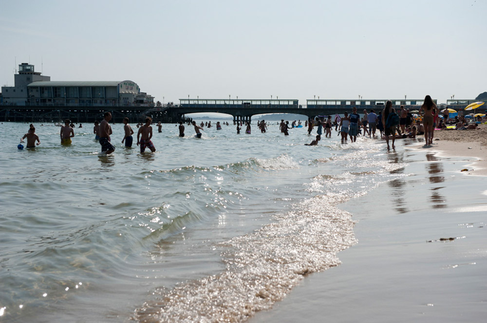 %_tempFileNamebournemouth-pier-06%