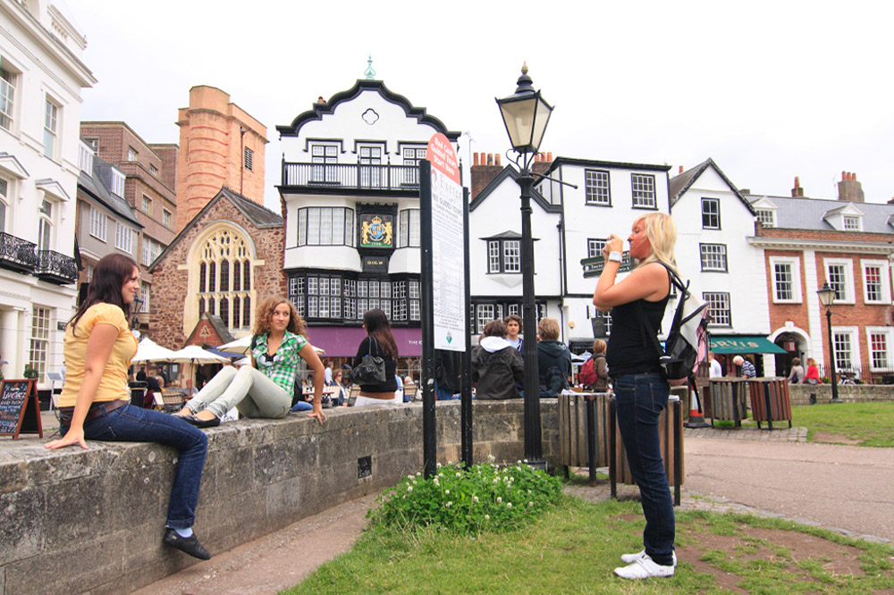 %_tempFileNameexeter-cathedral-square-15%