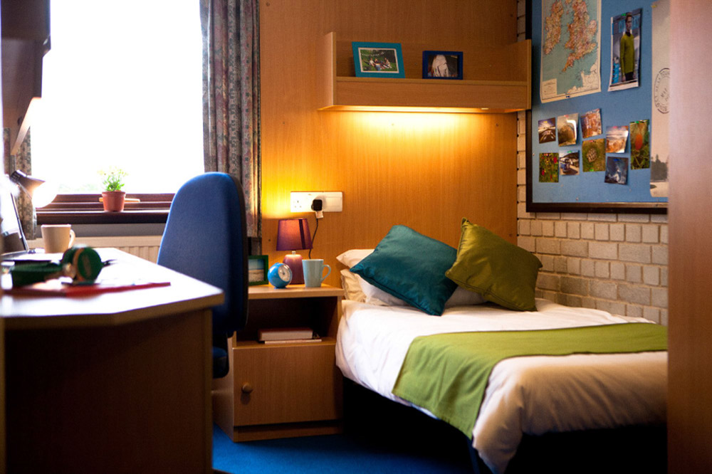 %_tempFileNameexeter-residence-standard-bedroom-2%