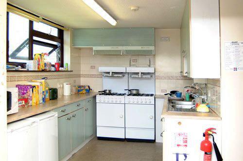 %_tempFileNameexeter-residence-standard-kitchen-2%