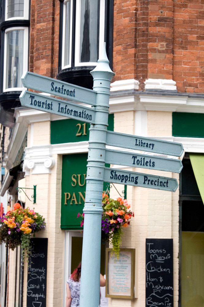 %_tempFileNameexmouth-town-2%
