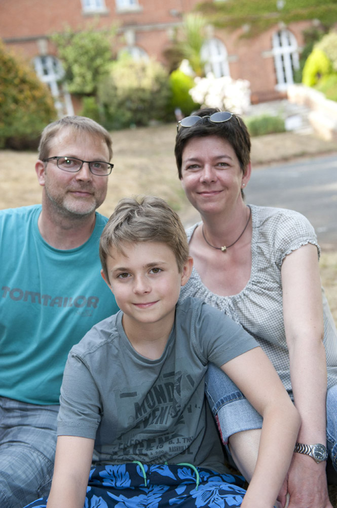 %_tempFileNamefamily-in-teignmouth-3%