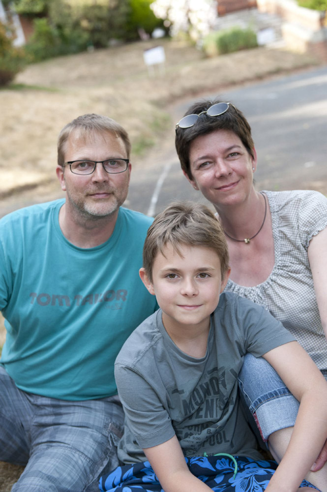 %_tempFileNamefamily-in-teignmouth-4%