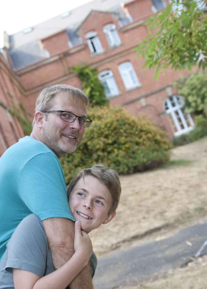 %_tempFileNamefather-and-son%