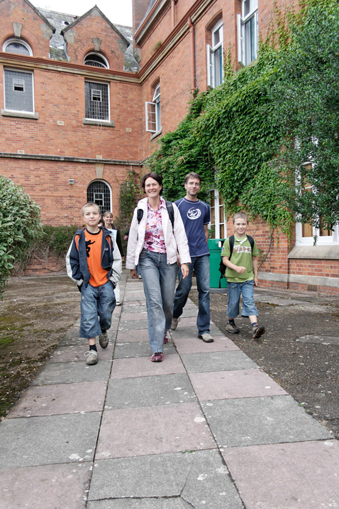 %_tempFileNameteignmouth-parents-2%