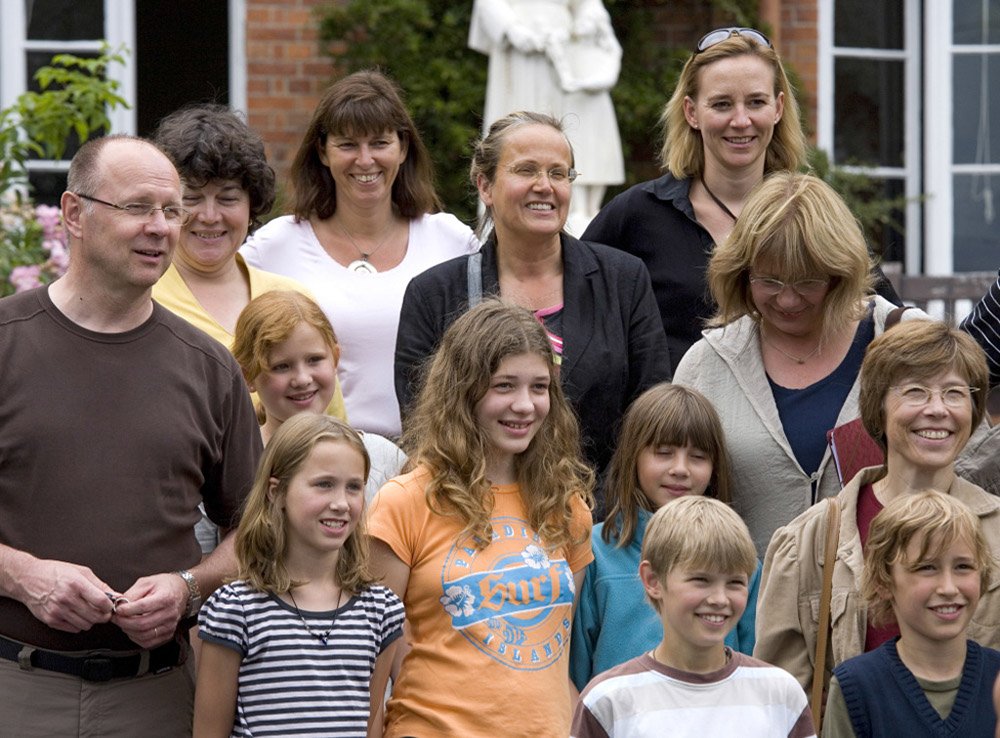 %_tempFileNamethe%20family-stay-group2%