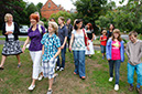 %_tempFileNamewalking-families-8%