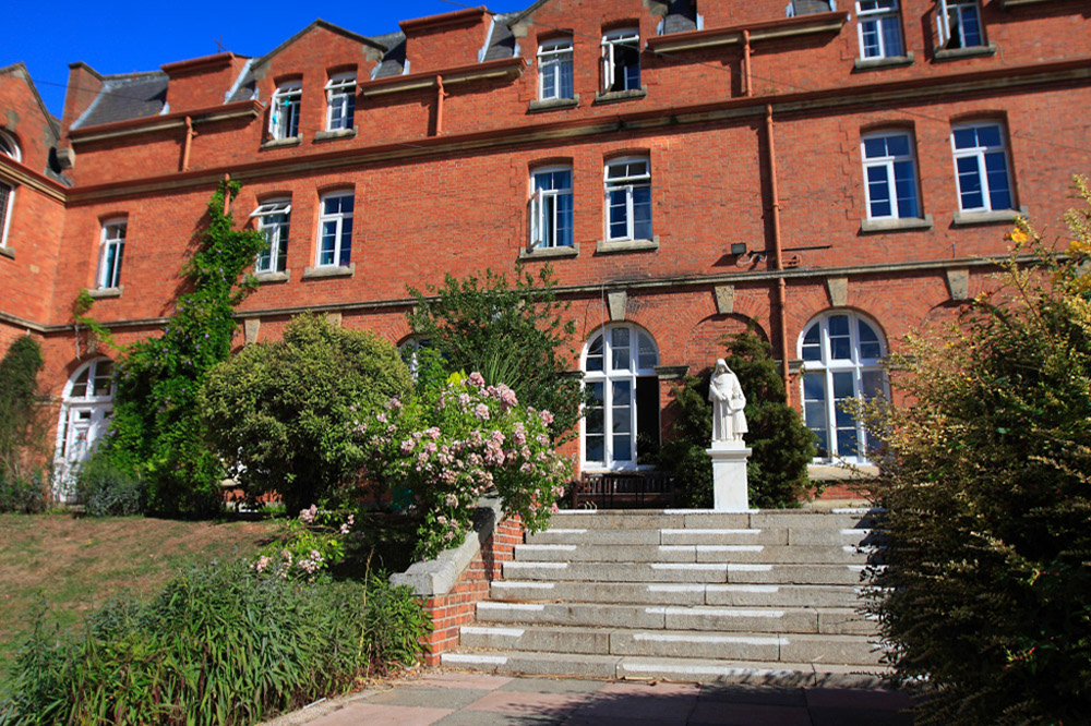 %_tempFileNameteignmouth-campus-4%