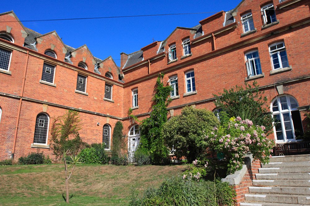 %_tempFileNameteignmouth-campus-5%