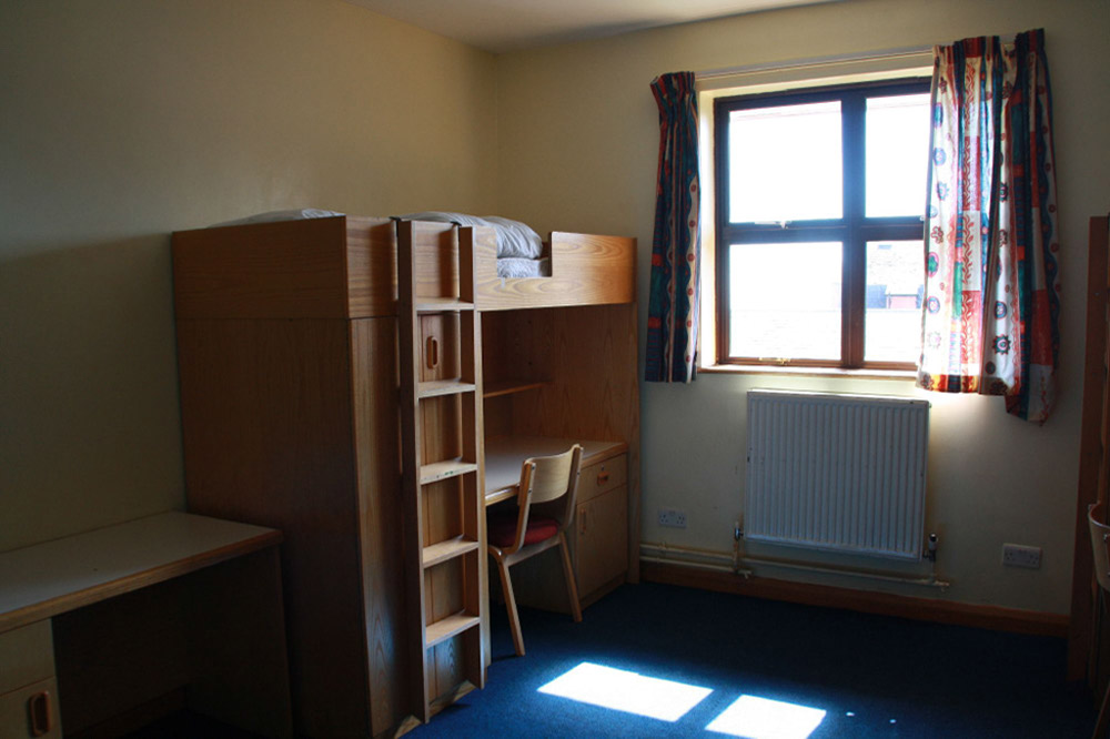 %_tempFileNameteignmouth-residence-room-5%