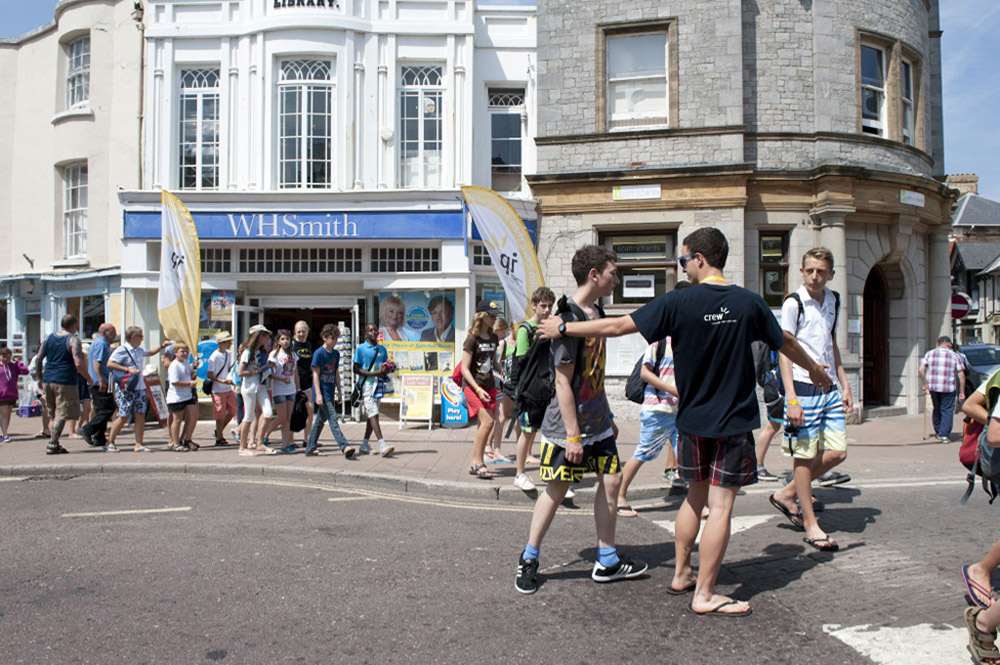 %_tempFileNameteignmouth-town-3%