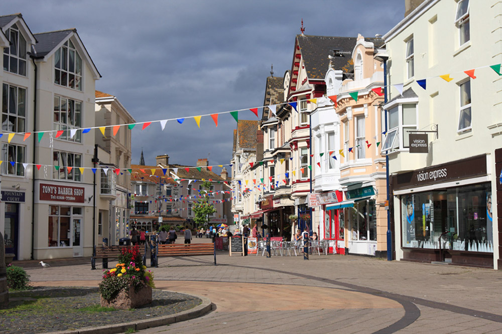%_tempFileNameteignmouth-town-centre-4%