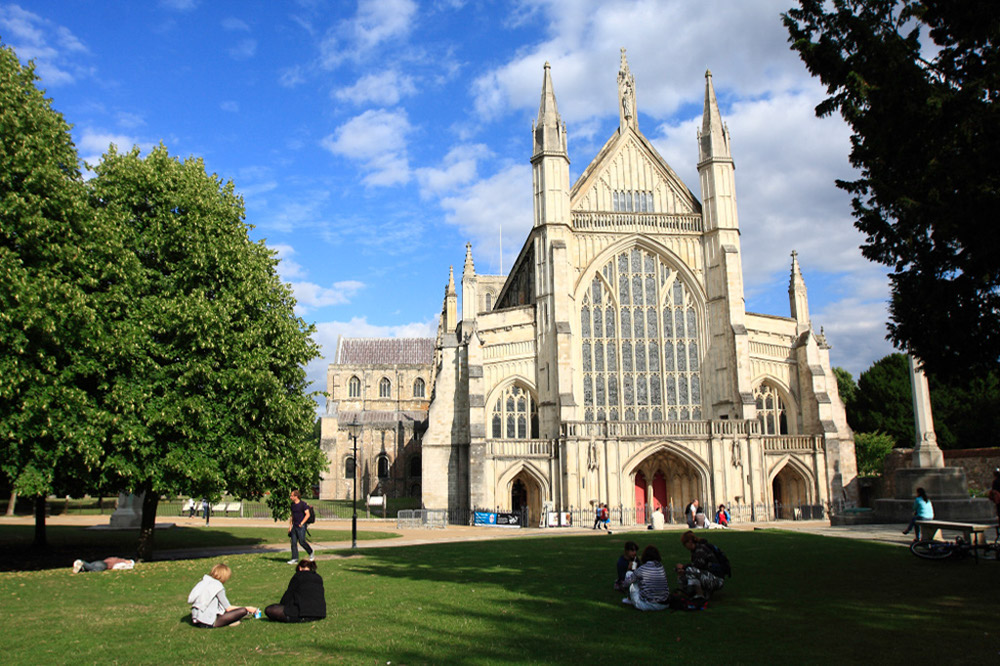 %_tempFileNamewinchester-cathedral-5%
