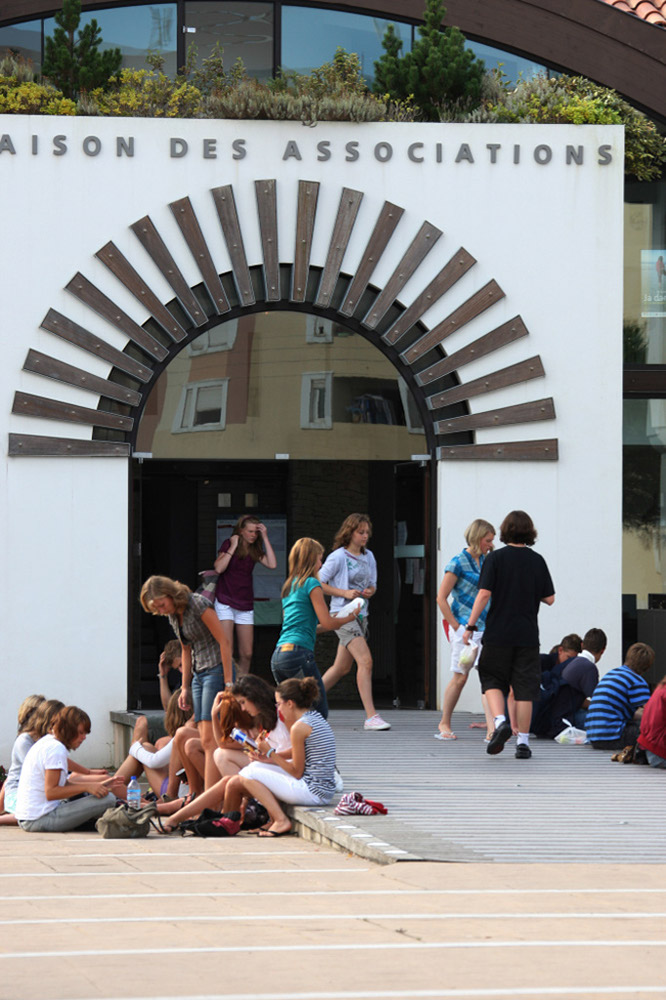 %_tempFileNamebiarritz-school-12%