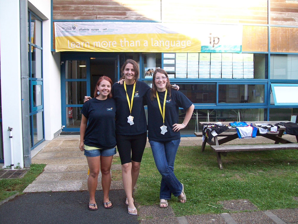 %_tempFileNamebiarritz-staff-2%