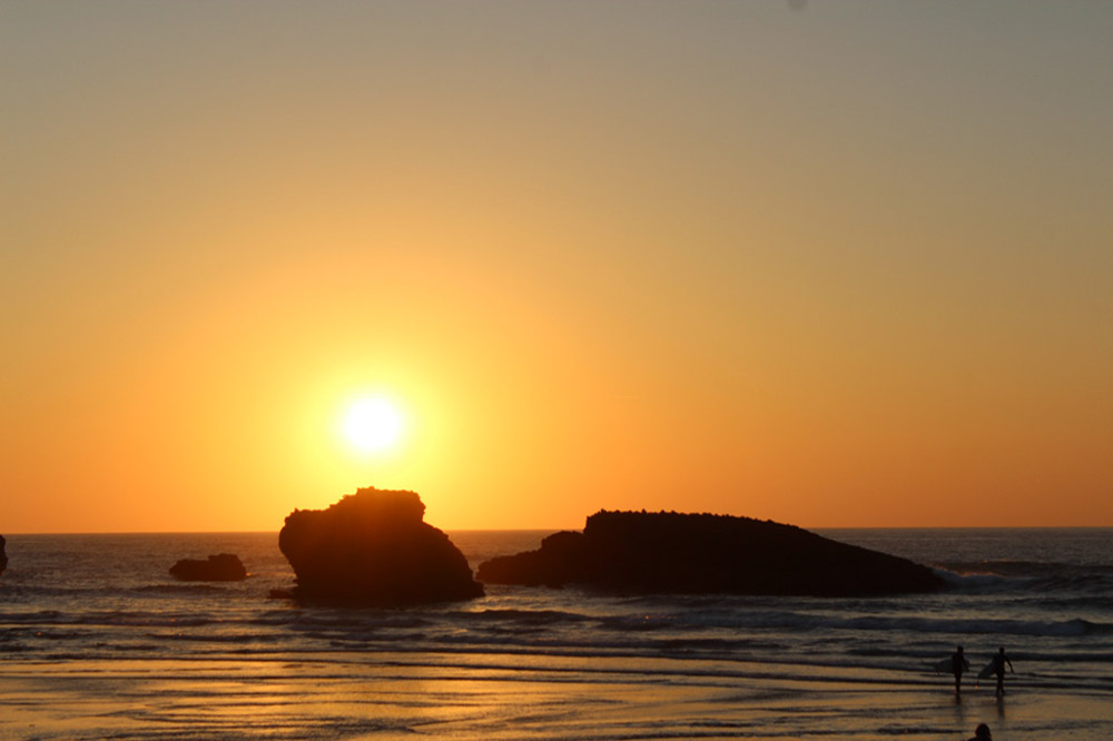 %_tempFileNamebiarritz-sunset%