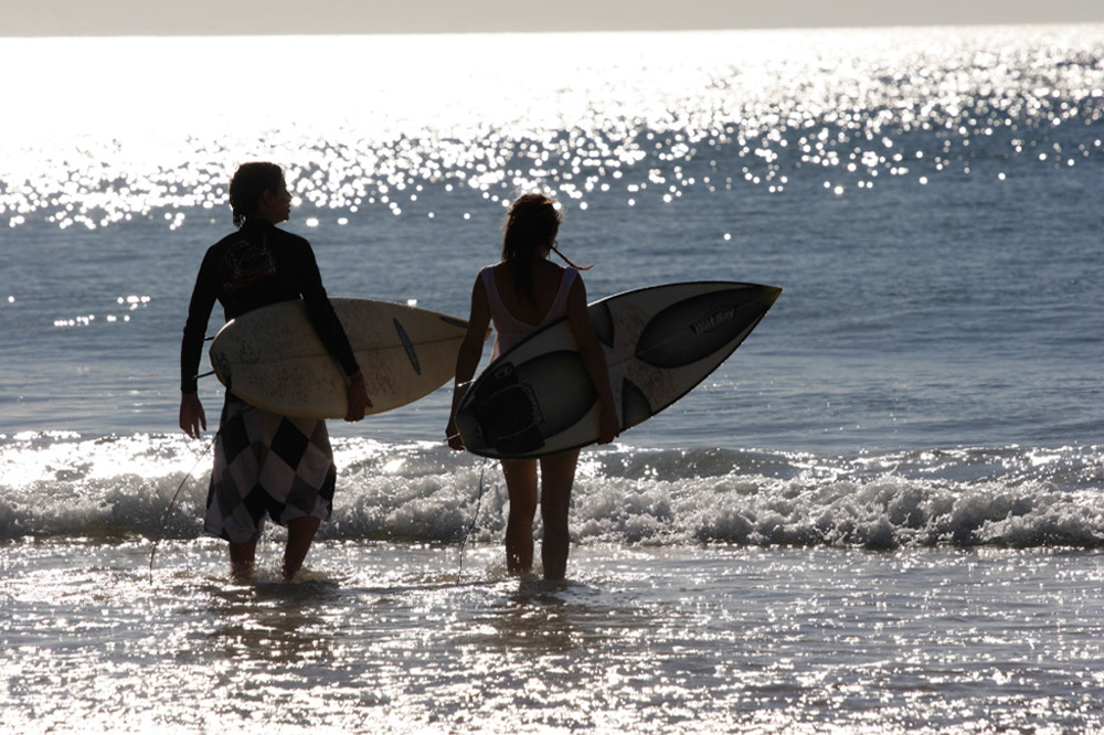 %_tempFileNamebiarritz-surfer-1%