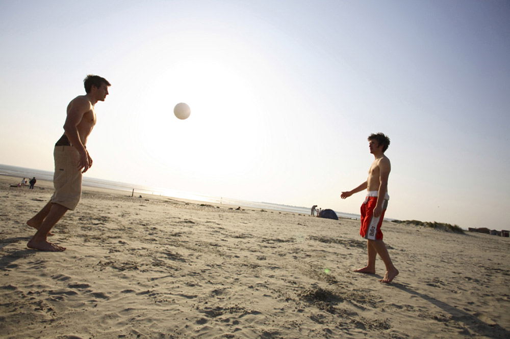 %_tempFileNameboys-at-the-beach%