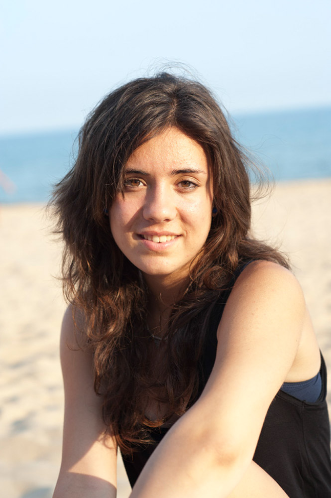 %_tempFileNamegirl-beach4%