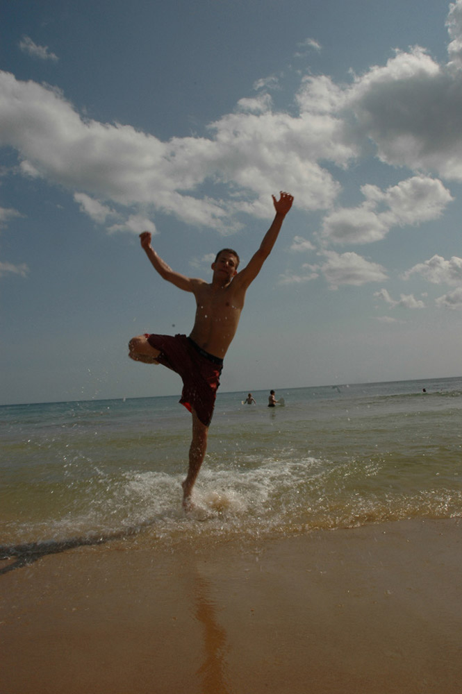 %_tempFileNamejumping-boy%