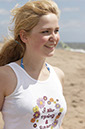 %_tempFileNameblond-girls-on-the-beach%