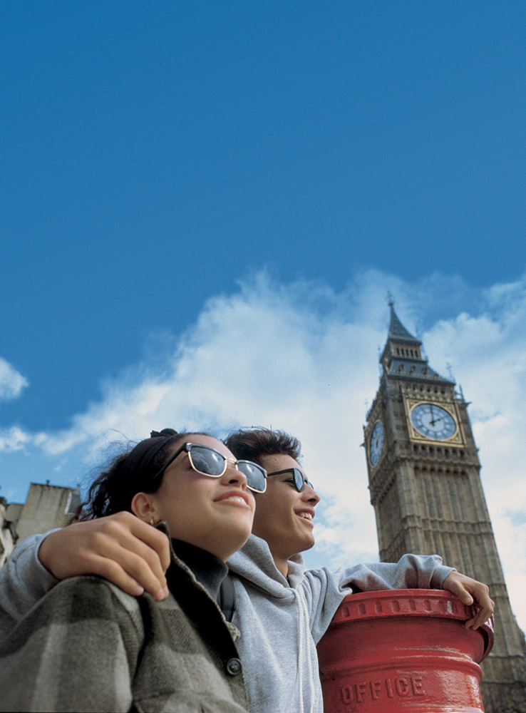 %_tempFileNamecouple-in-front-of-big-ben%