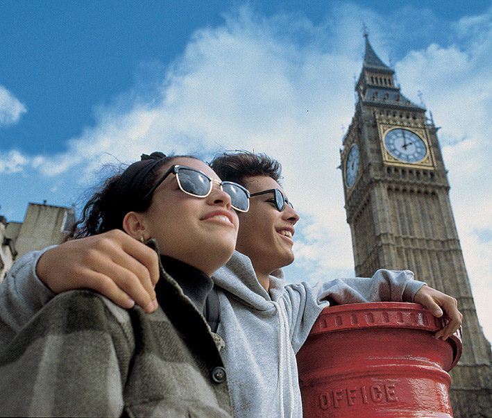 %_tempFileNamecouple-in-london%