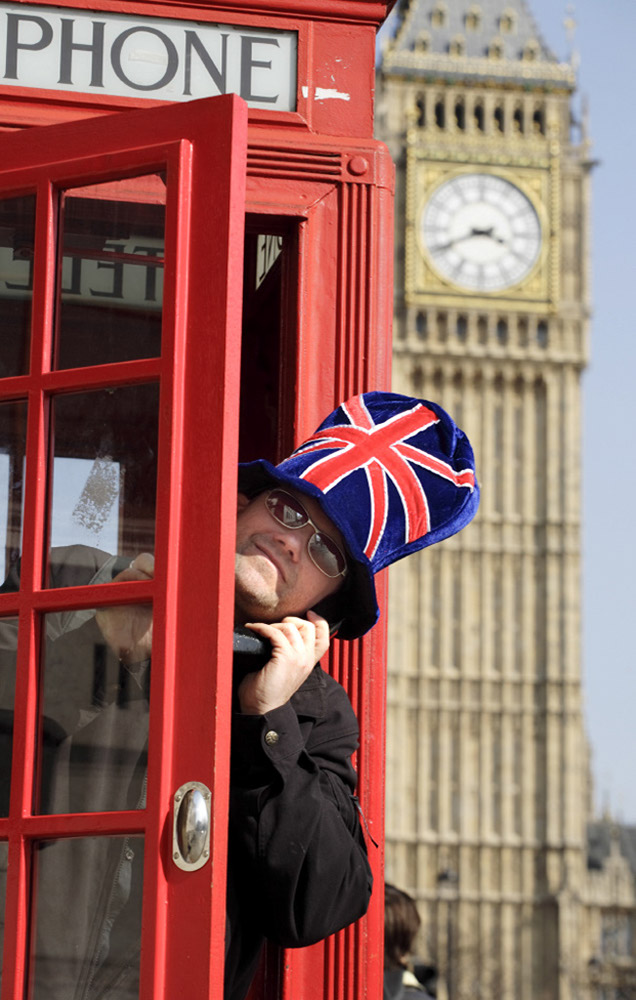 %_tempFileNameman-in-telephonecabin%