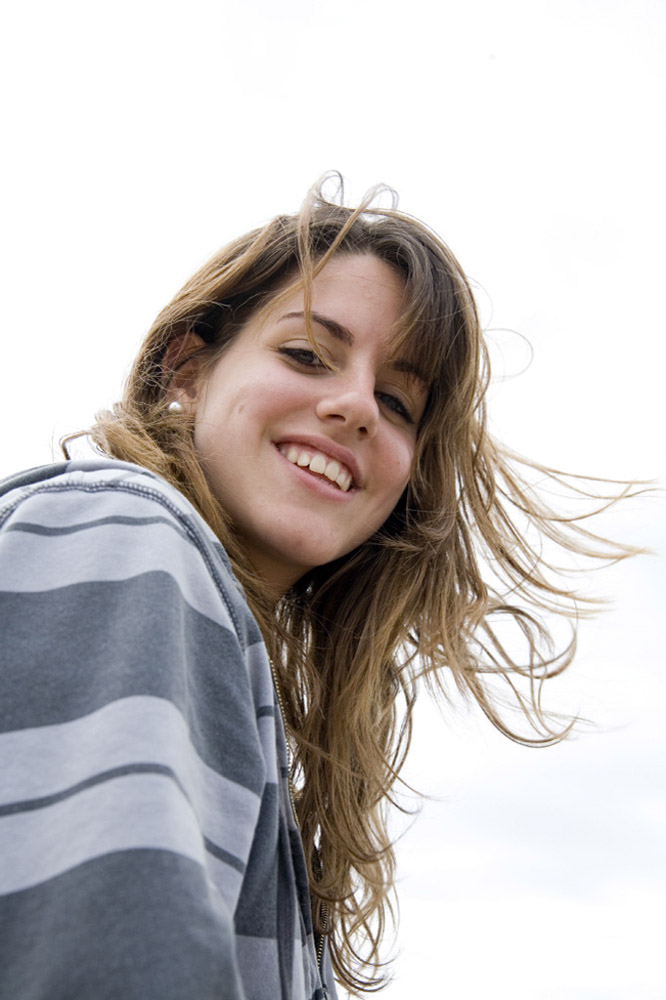 %_tempFileNamegirl-with-brown-hair-5%