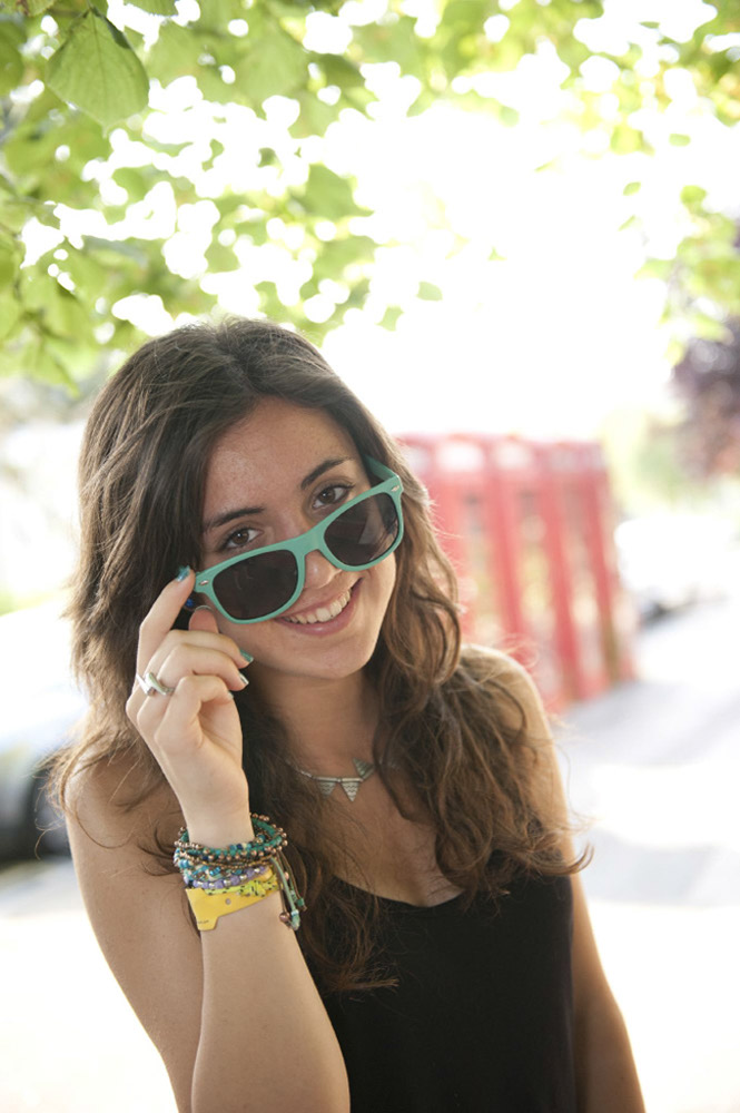 %_tempFileNamegirl-with-glasses-4%