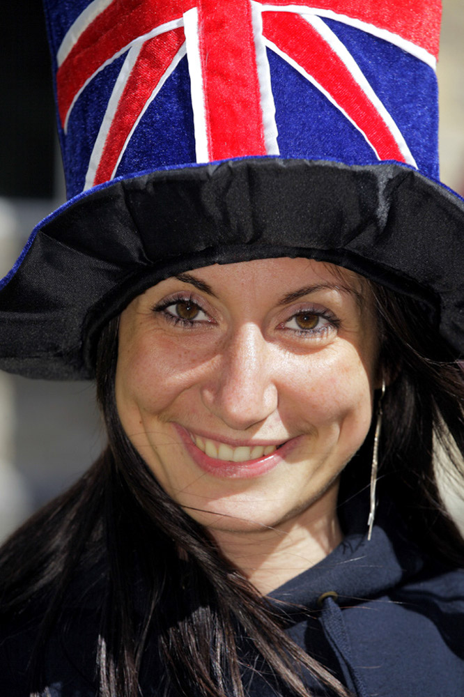 %_tempFileNamegirl-with-hat%