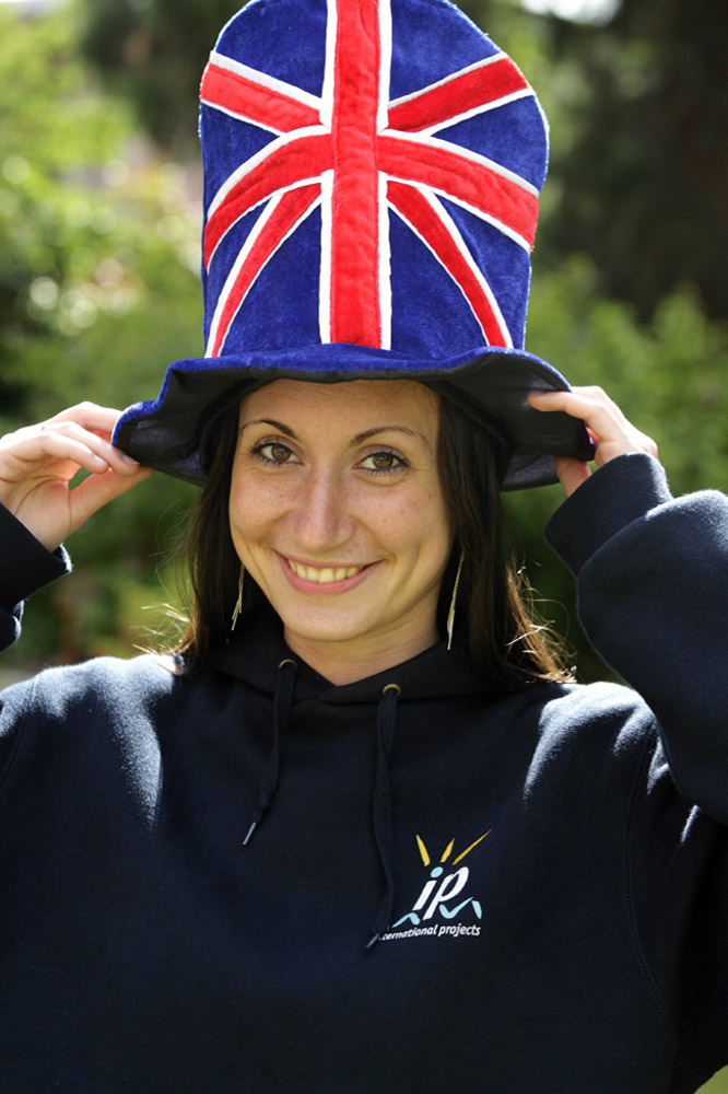 %_tempFileNamegirl-with-hat_4%
