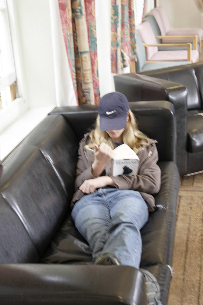 %_tempFileNamerelaxing-on-the-sofa%