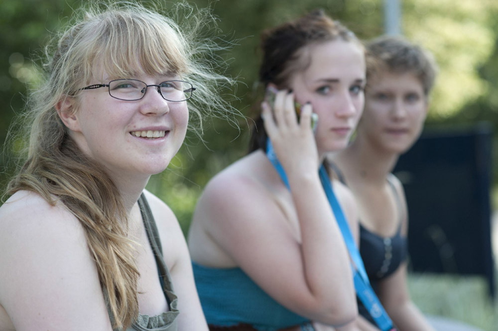 %_tempFileNamethree-girls-in-exeter%20(1)%