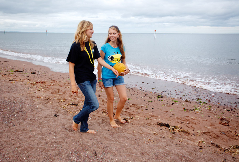 %_tempFileNamewalking-on-beach%