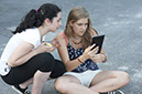 %_tempFileNamegirls-with-big-phone%