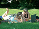 %_tempFileNamegirls-with-laptop%
