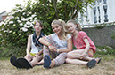 %_tempFileNamethree-girl-in-teignmouth%