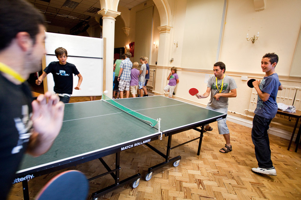 %_tempFileNameboys-playing-table-tennis-2%