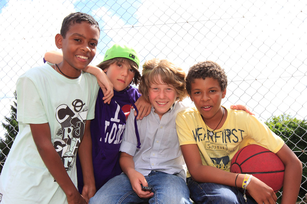 %_tempFileNamefour-boys-with-basketball-10%