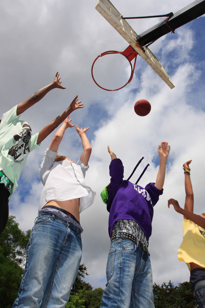 %_tempFileNamejumping-boys-4%