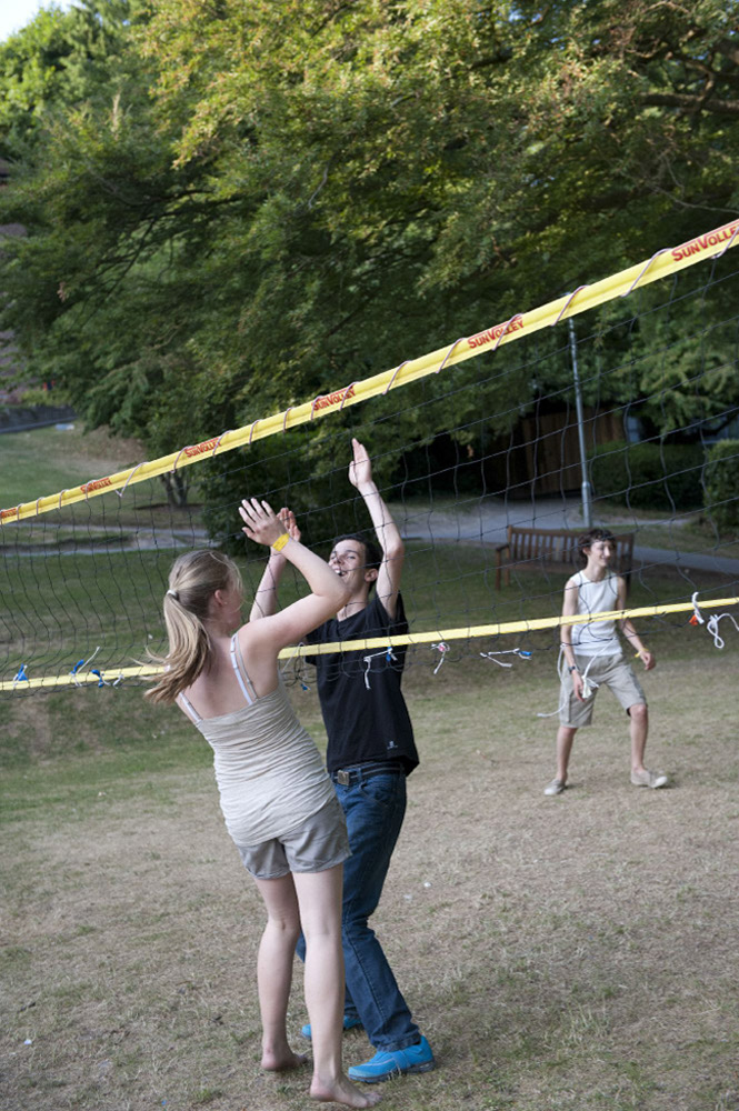 %_tempFileNameplaying-volleyball-2%