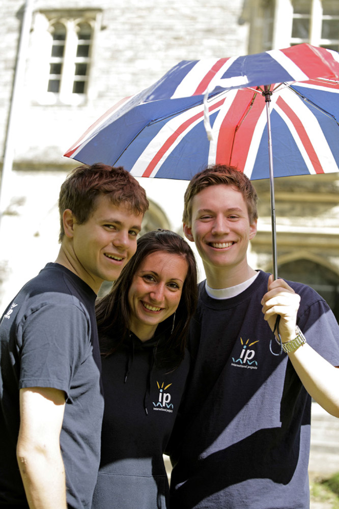 %_tempFileNamebritish-flag-umbrella-2%